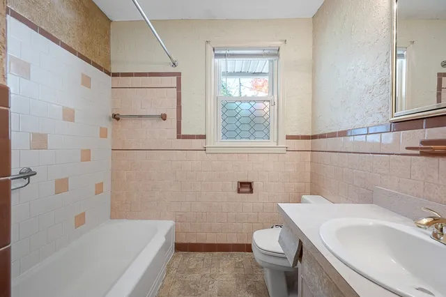 $392,500 | 4 Harold Street, Worcester, MA 01604