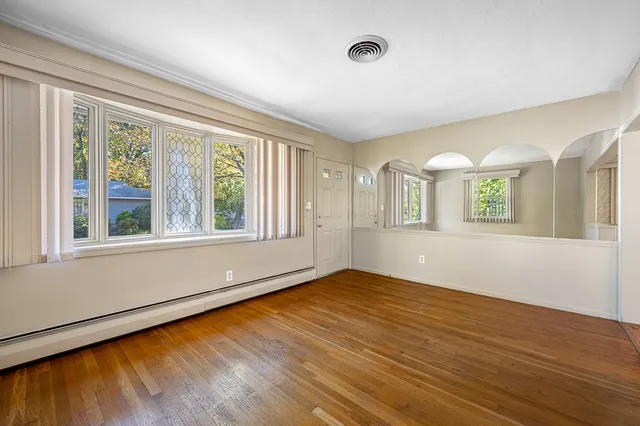 $392,500 | 4 Harold Street, Worcester, MA 01604