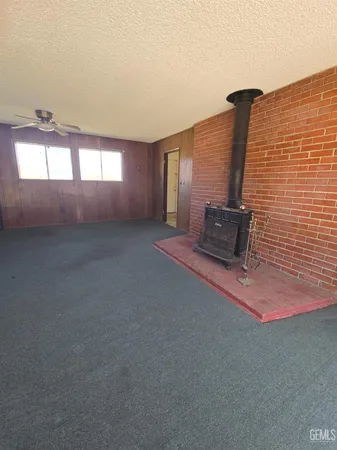 a view of a livingroom with furniture
