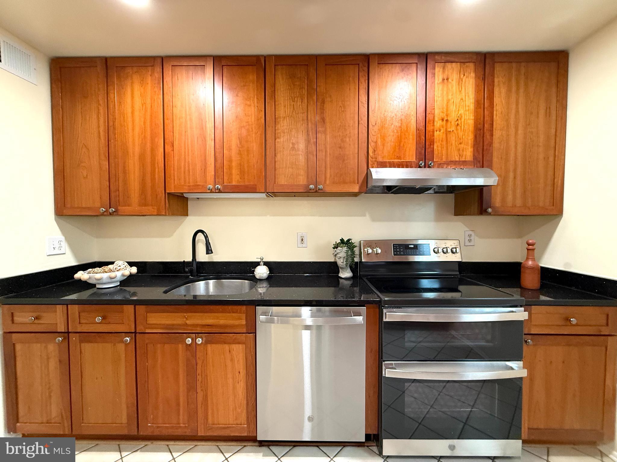 5278 Lonsdale Drive Springfield, VA 22151 - Photo 10 of 32