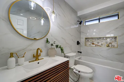 $1,299,000 | 11948 Culver Drive, Culver City, CA 90230