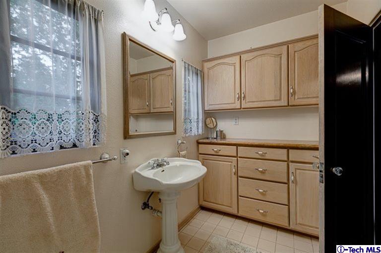 1363 New York Drive Altadena, CA 91001 - Photo 28 of 47 Additional Photo