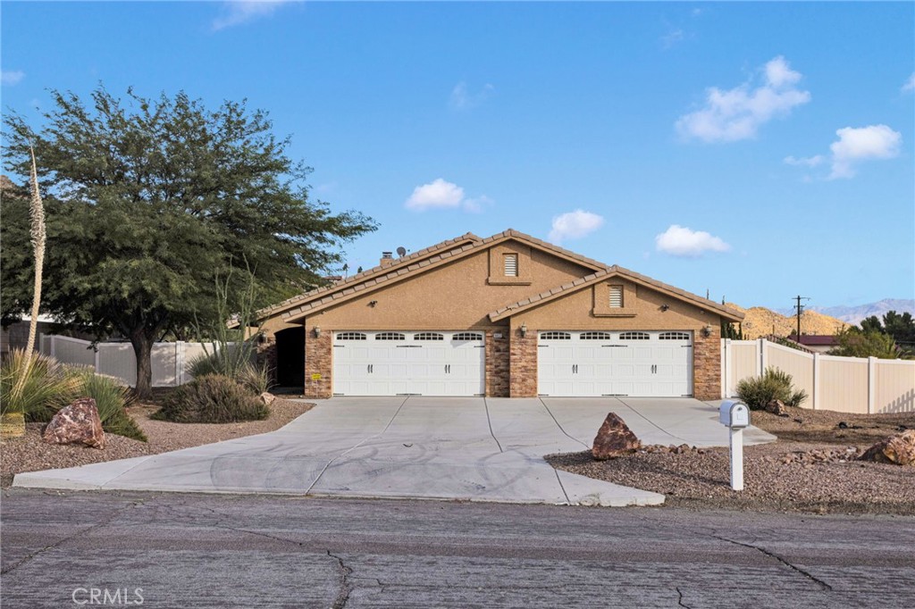 16653 Iwa Road Apple Valley, CA 92307 - Photo 3 of 60 Gallery Image 3