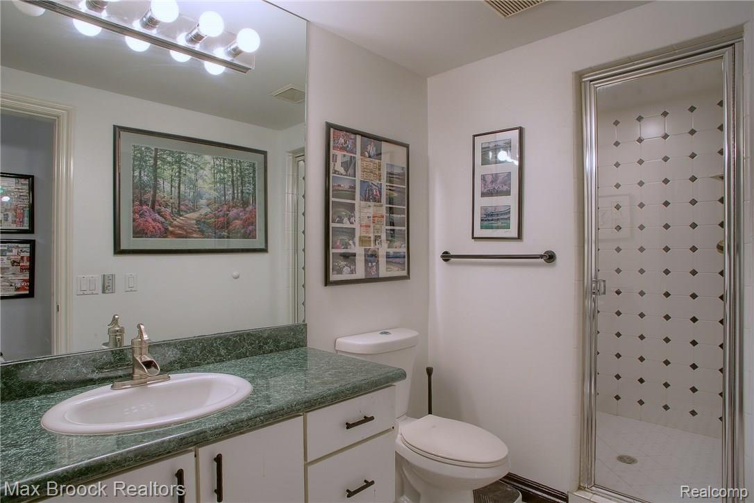 30755 Country Ridge Circle Farmington, MI 48331 - Photo 31 of 42 Finished_Lower_Level_Bathroom.jpg