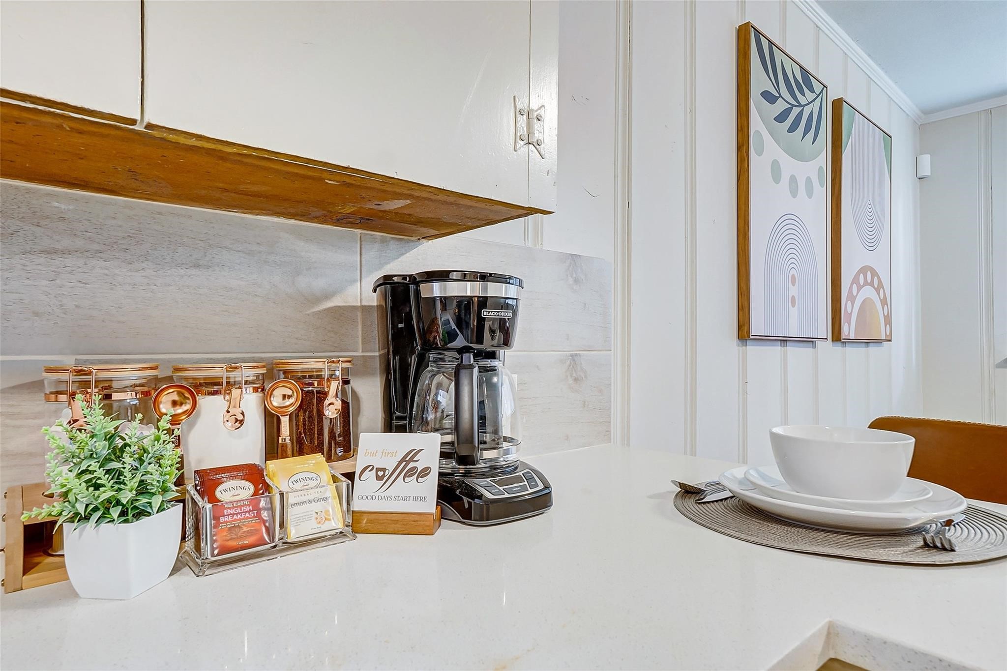 4440 Castor Street Houston, TX 77022 - Photo 5 of 30 a view of a room with gym equipment