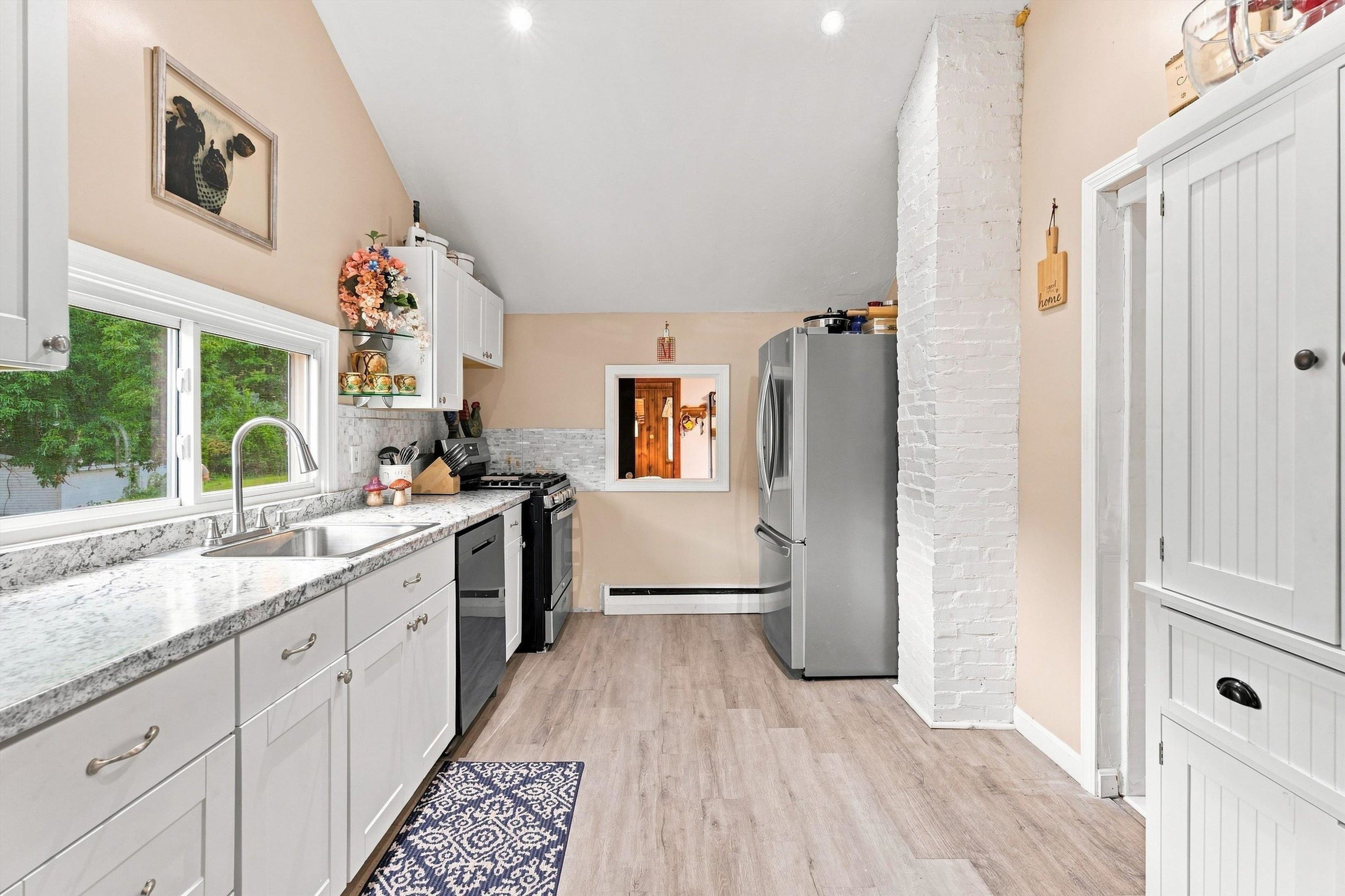 33 Beacon Hill Road Derry, NH 03038 - Photo 16 of 40 Gallery Image 16