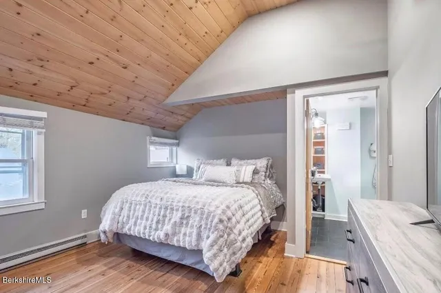 a view of livingroom with washer and dryer