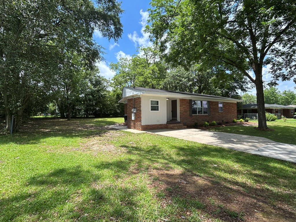 106 Tv Road Dothan, AL 36301 - Photo 2 of 35 South Side, Front
