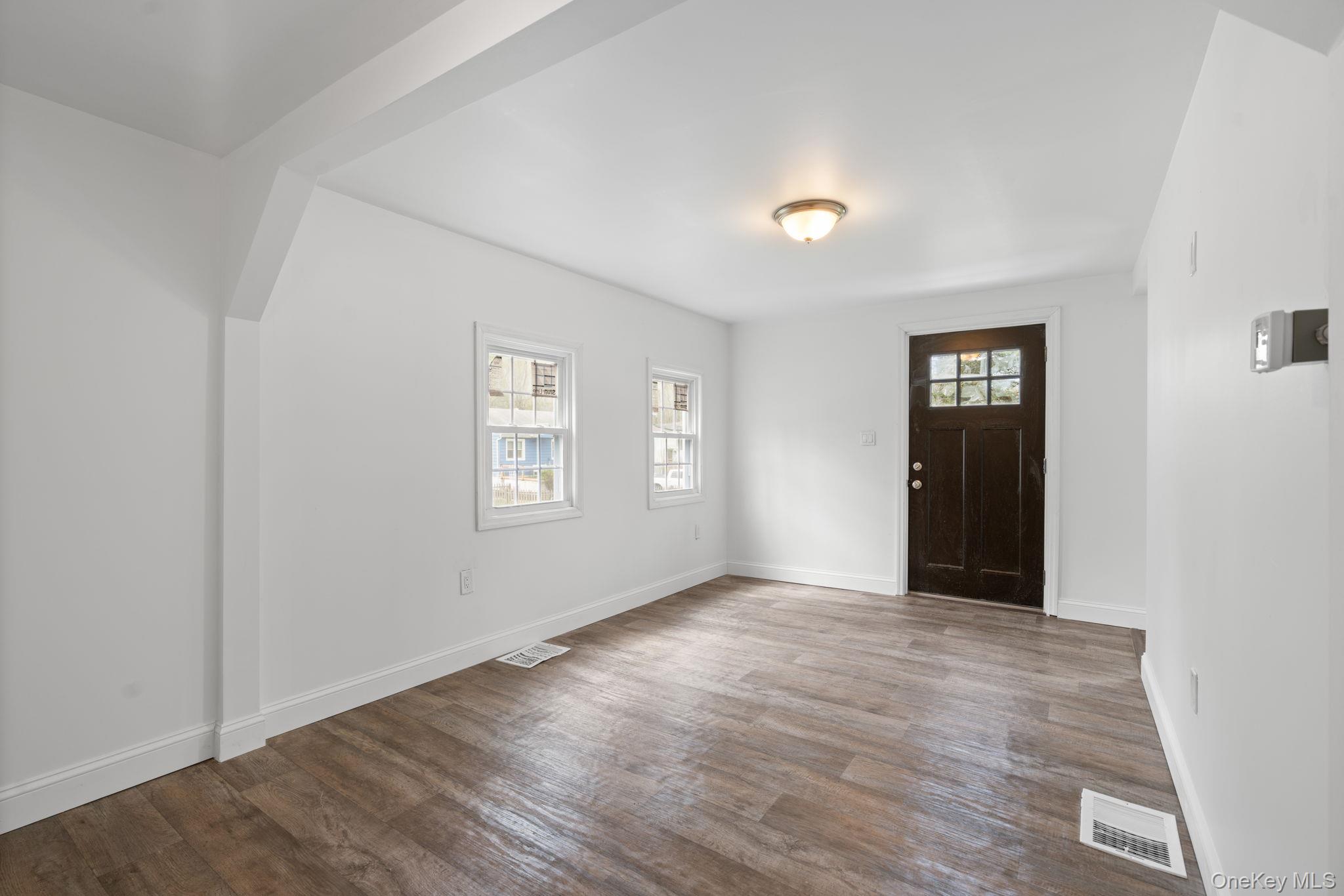 2 Benview Road Hyde Park, NY 12538 - Photo 4 of 16