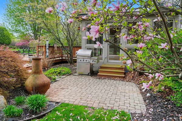 $939,900 | 6345 Brookview Drive, Saline, MI 48176