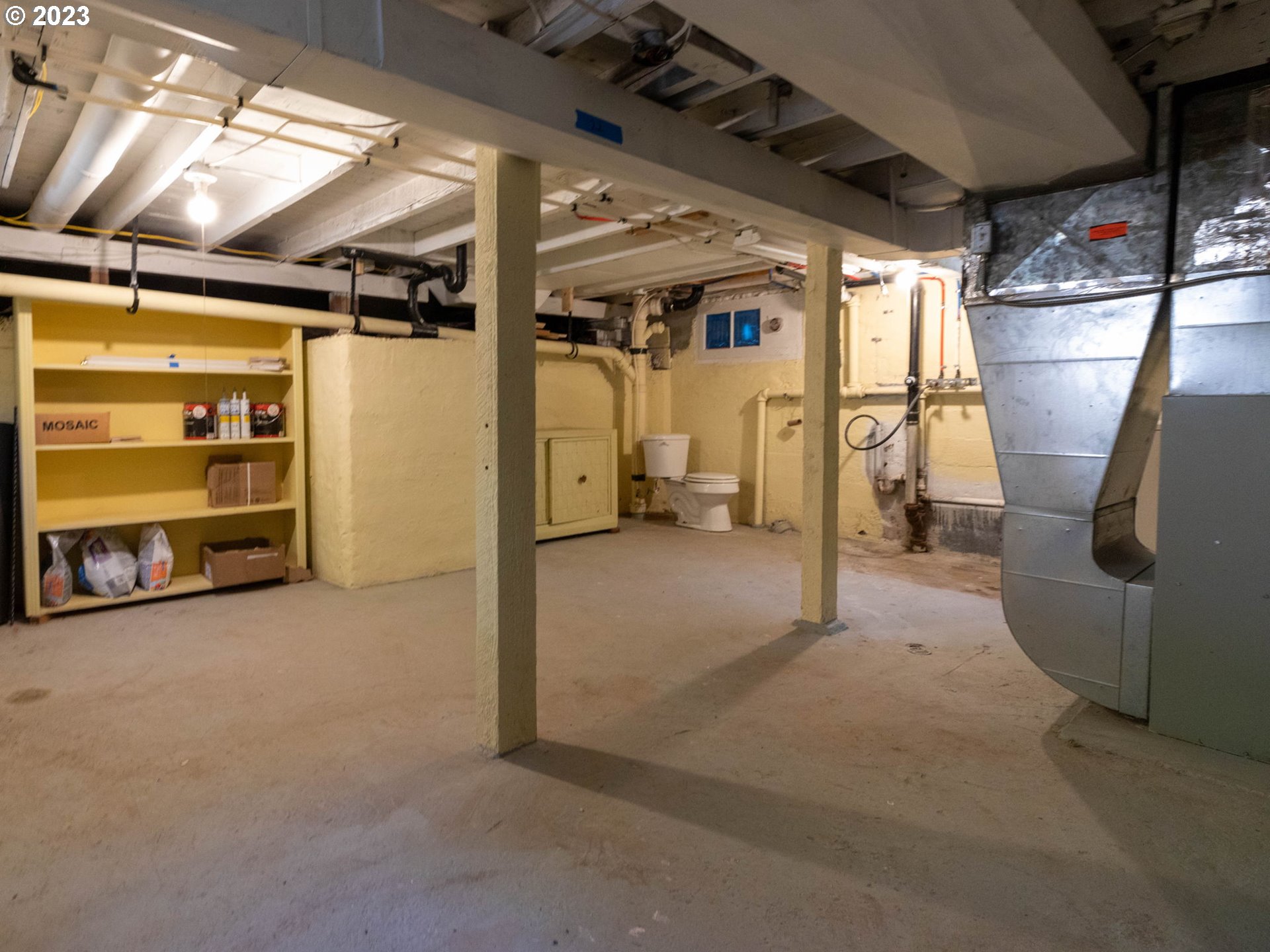 3590 Southwest Patton Road Portland, OR 97221 - Photo 30 of 32 a view of empty room with wooden floor