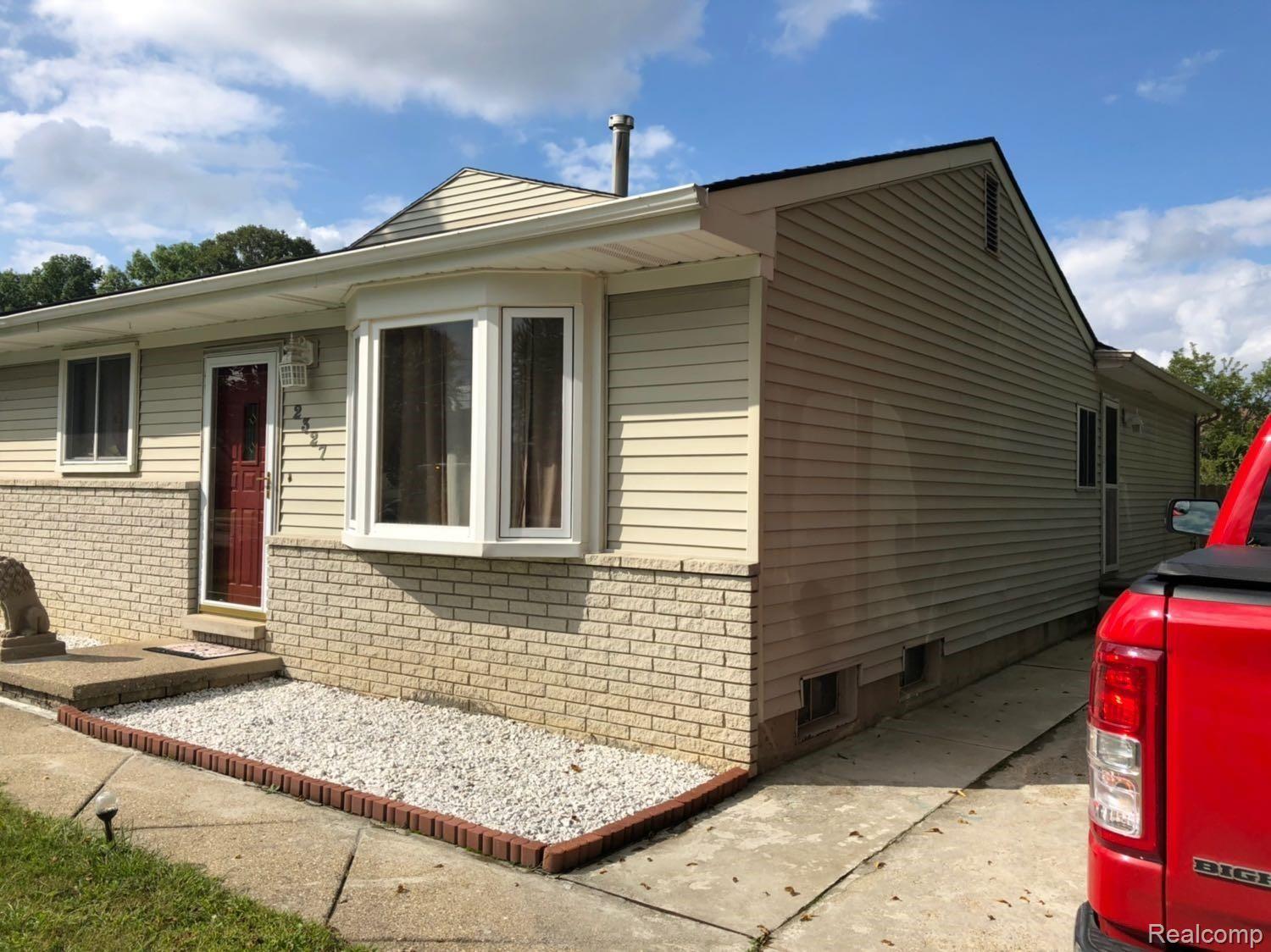 2327 Elmcrest Road Sterling Heights, MI 48310 - Photo 2 of 72 picture.jpg