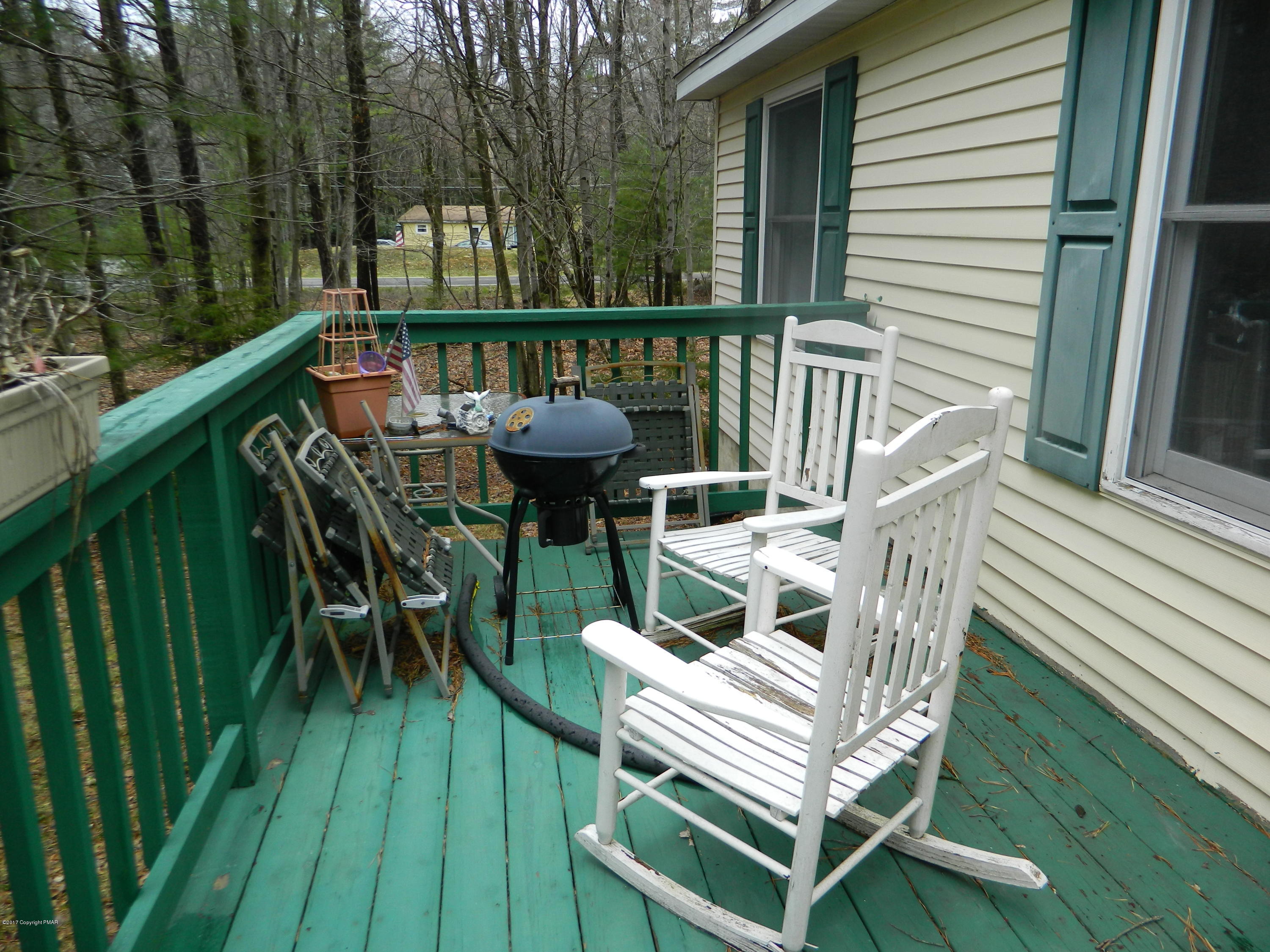 64 Pinetree Road Albrightsville, PA 18210 - Photo 2 of 12 Front Deck