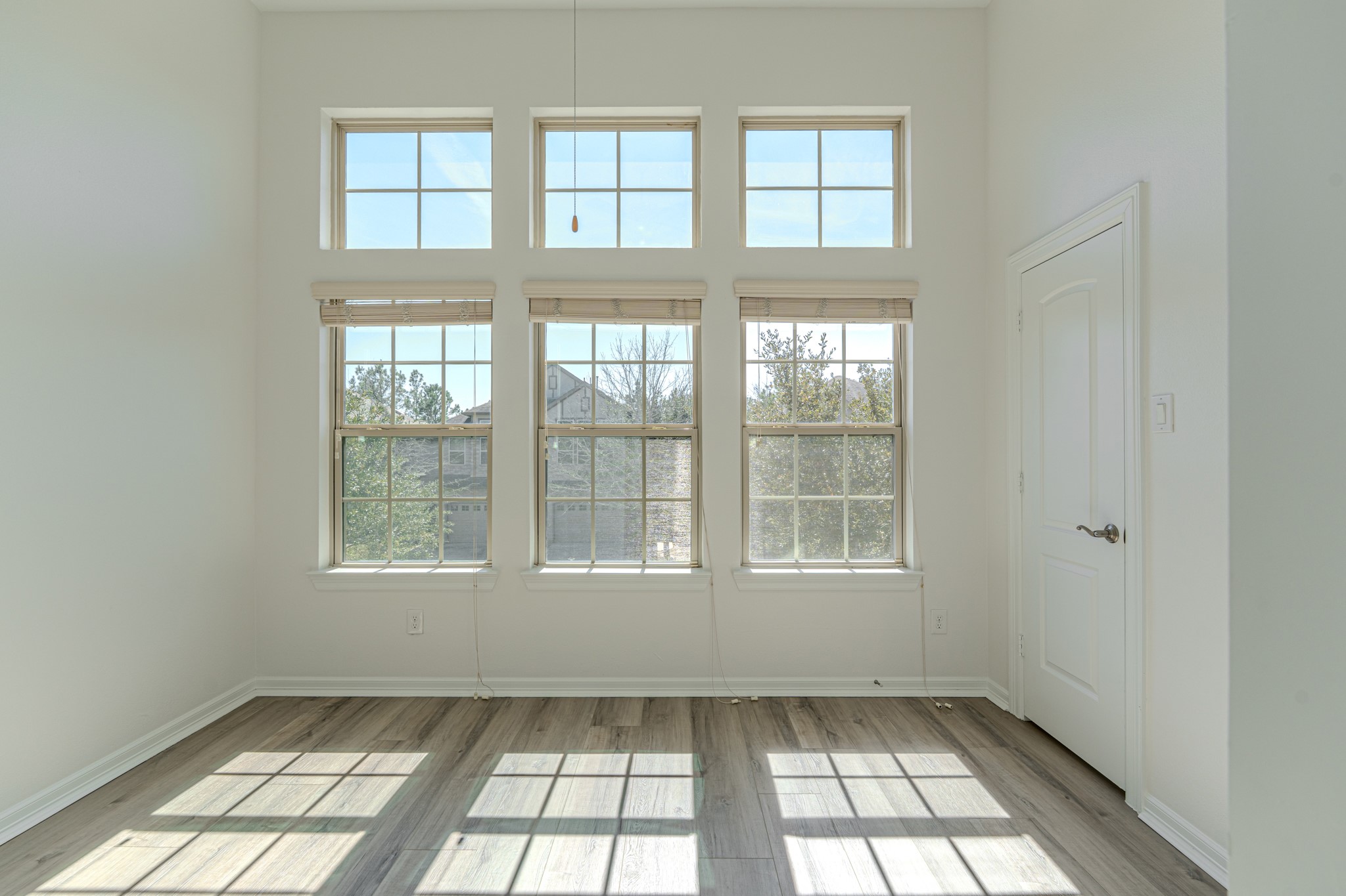 58 Aventura Place Spring, TX 77389 - Photo 39 of 50 a view of an empty room and a window