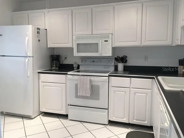 $2,900 | 3660 Ironwood Circle, Unit 503M, Bradenton, FL 34209