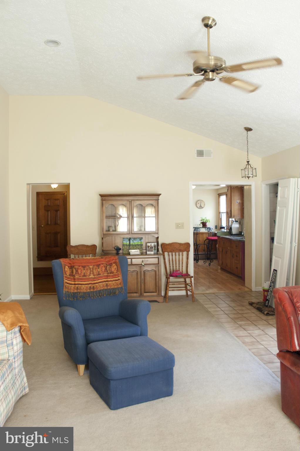 8953 Indian Springs Road Frederick, MD 21702 - Photo 6 of 23 Interior (General)
