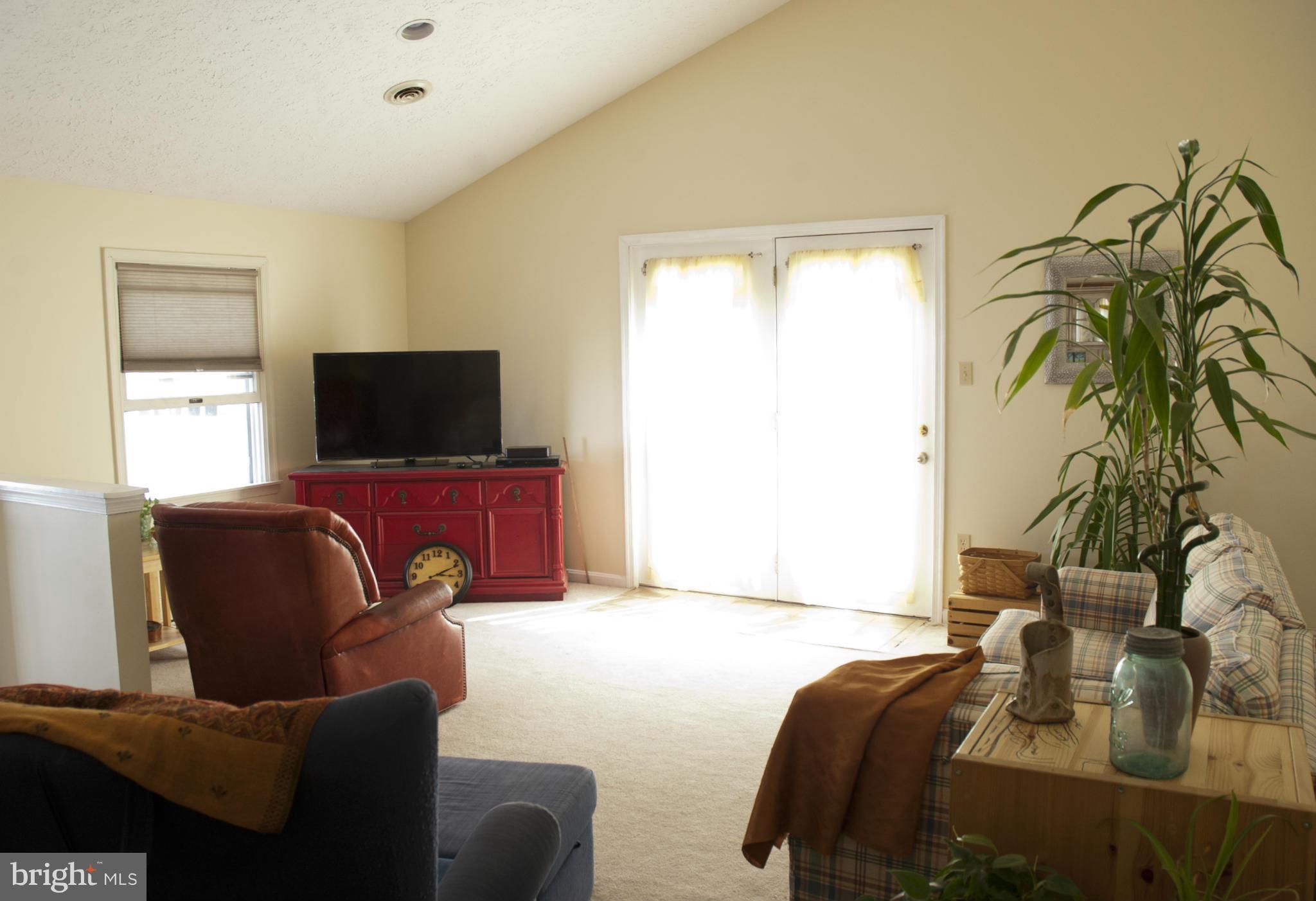 8953 Indian Springs Road Frederick, MD 21702 - Photo 8 of 23 Interior (General)