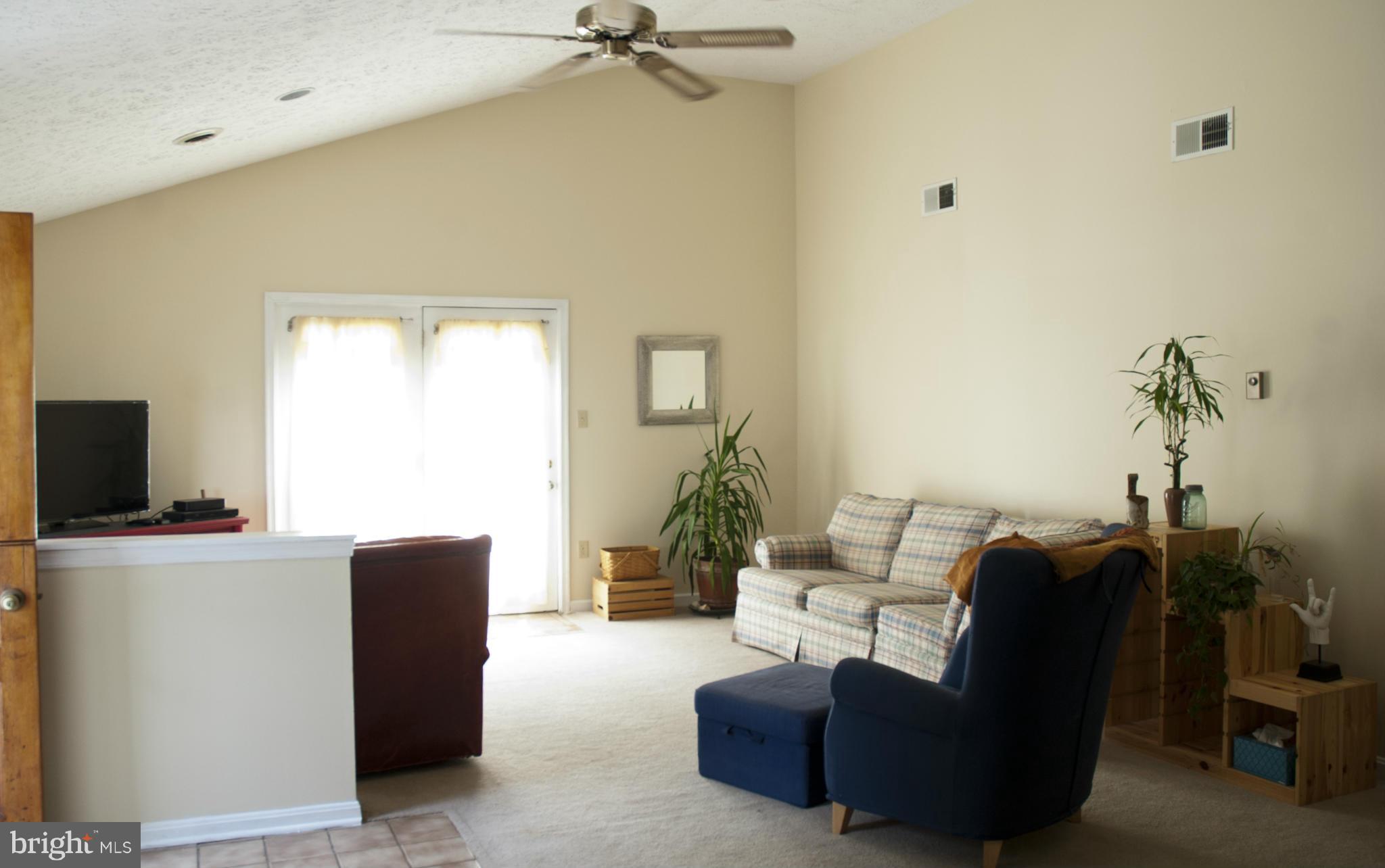 8953 Indian Springs Road Frederick, MD 21702 - Photo 9 of 23 Family Room