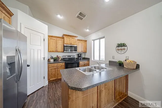 $380,000 | 2060 Roy Drive, Idaho Falls, ID 83401