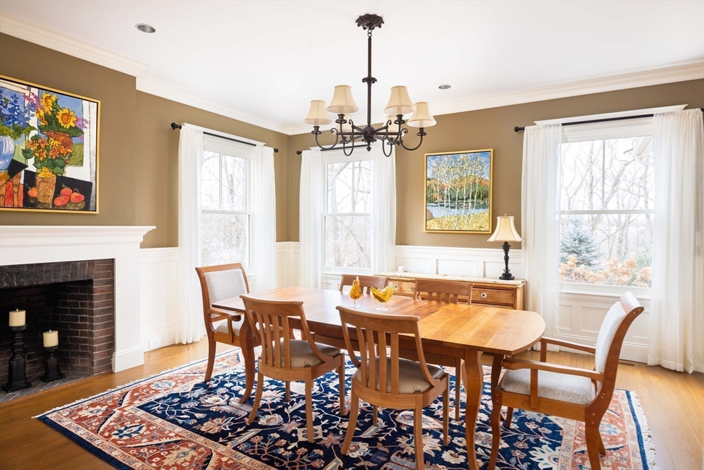 34 Pilgrim Road Newton, MA 02468 - Photo 8 of 29 Gallery Image 8