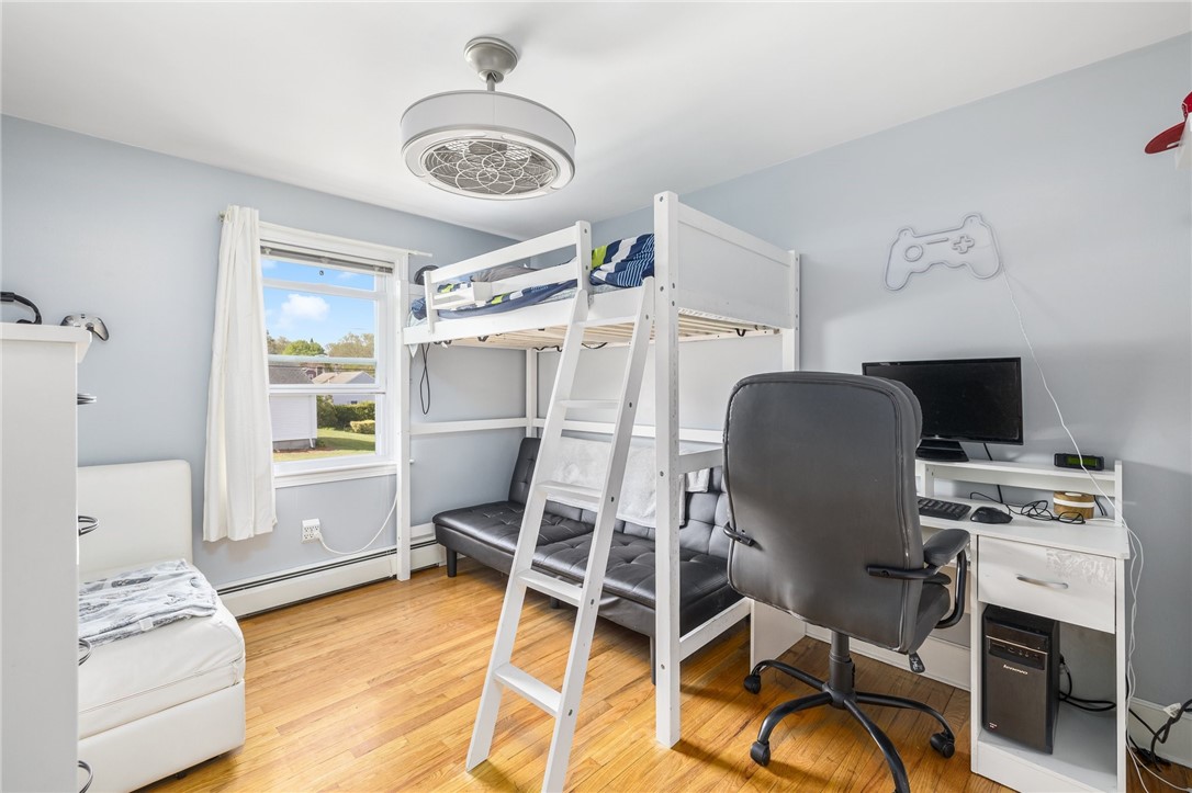 42 Mathew Road Tiverton, RI 02878 - Photo 14 of 37