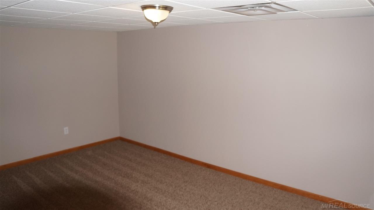 4660 Richardson Road Howell, MI 48843 - Photo 33 of 39 31304839-32.JPG