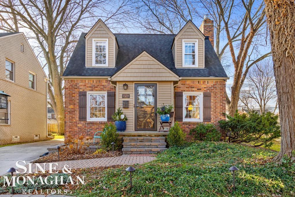 1379 Hampton Road Grosse Pointe Woods, MI 48236 - Photo 1 of 42