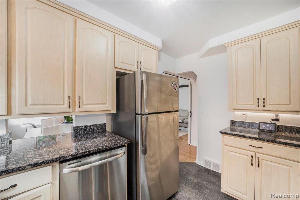 1938 Bradford Road Birmingham, MI 48009 - Photo 11 of 35