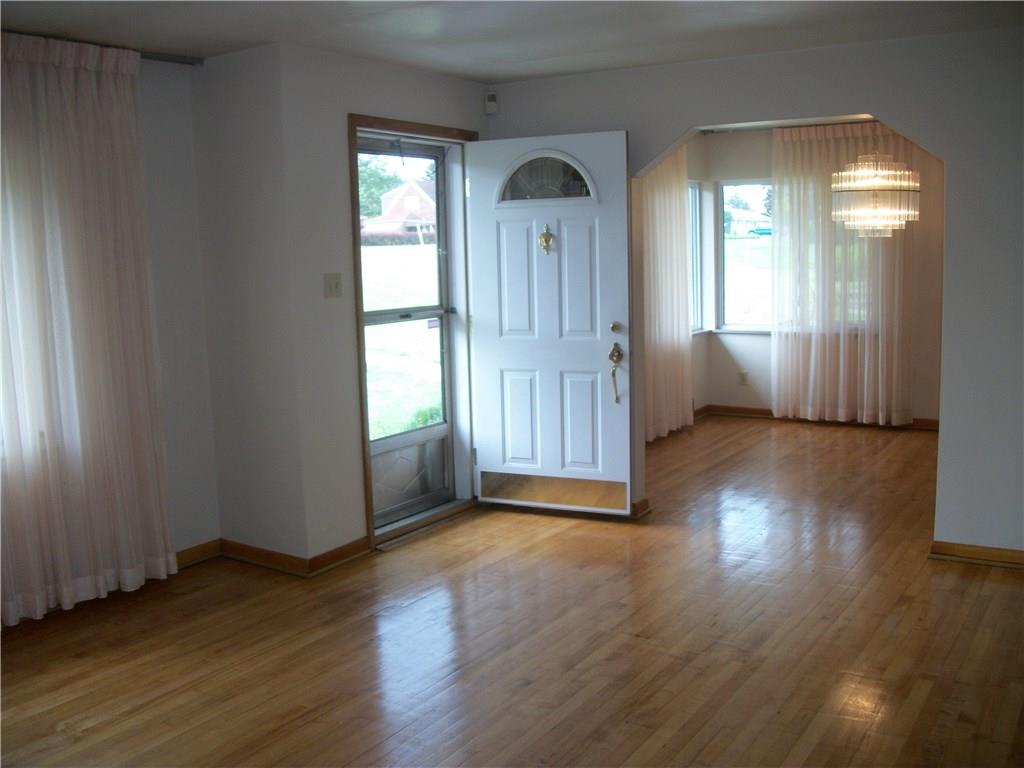 274 Coraopolis Road Coraopolis, PA 15108 - Photo 5 of 23 Gallery Image 5