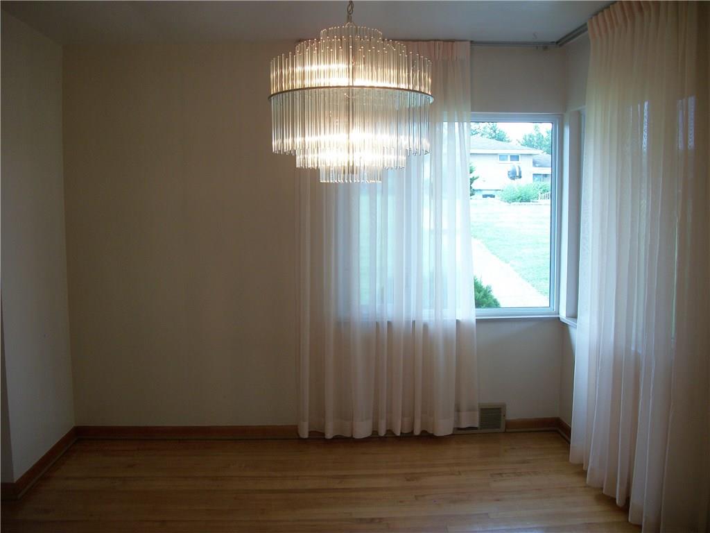 274 Coraopolis Road Coraopolis, PA 15108 - Photo 6 of 23 Gallery Image 6