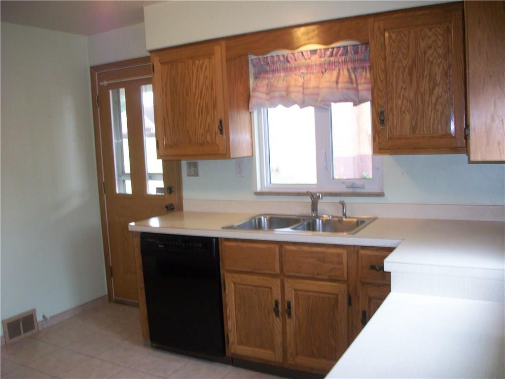 274 Coraopolis Road Coraopolis, PA 15108 - Photo 10 of 23 Gallery Image 10