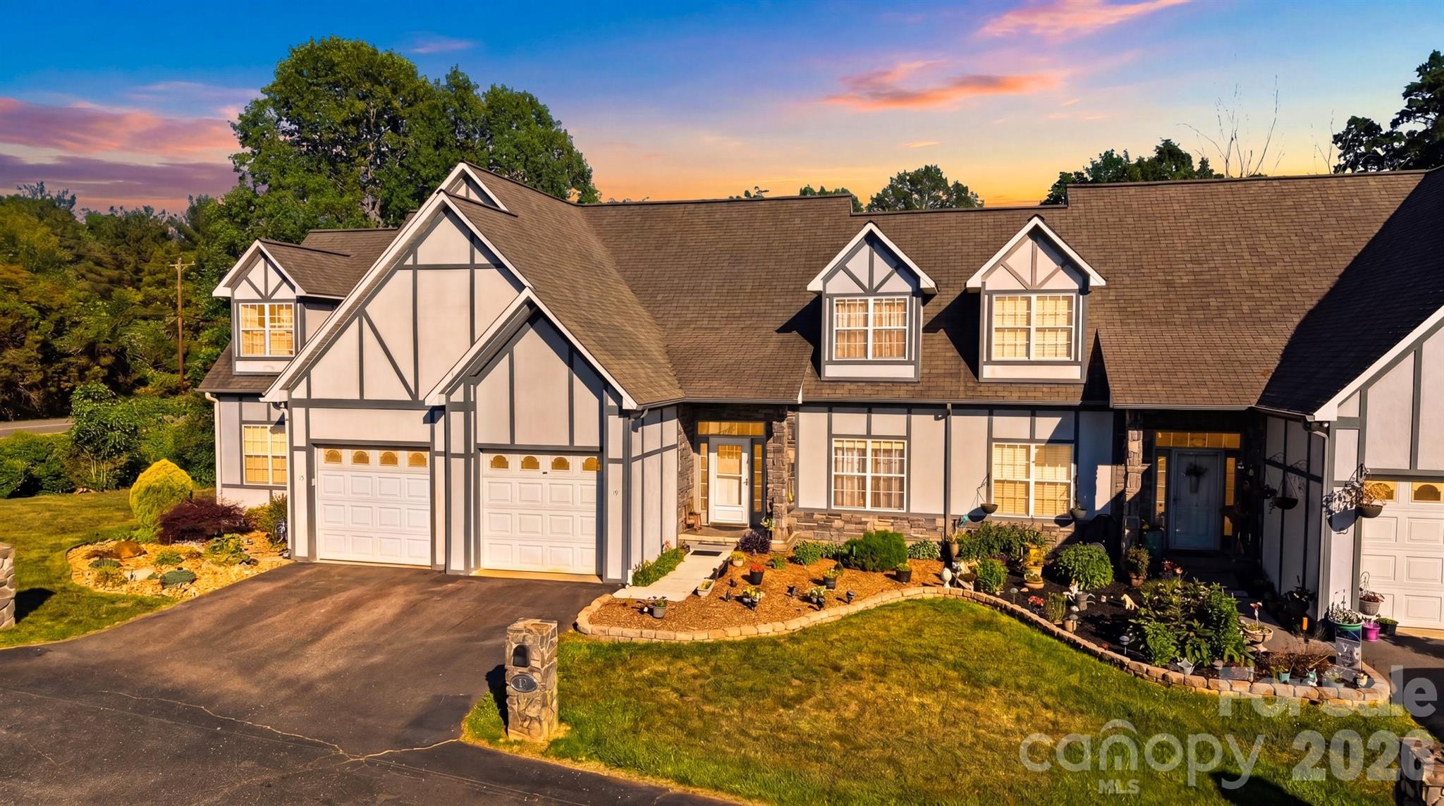 19 Heron Cove Loop, Unit B Hickory, NC 28601 - Photo 2 of 33