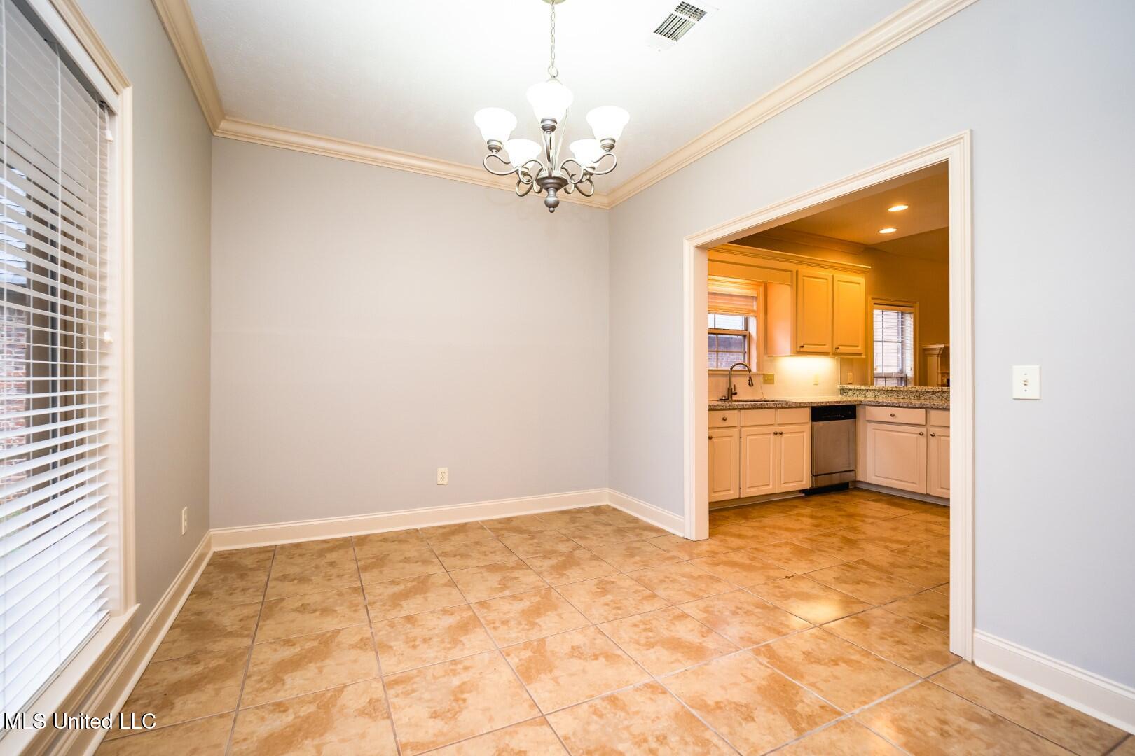 106 Wells Court Canton, MS 39046 - Photo 5 of 29 P3020005