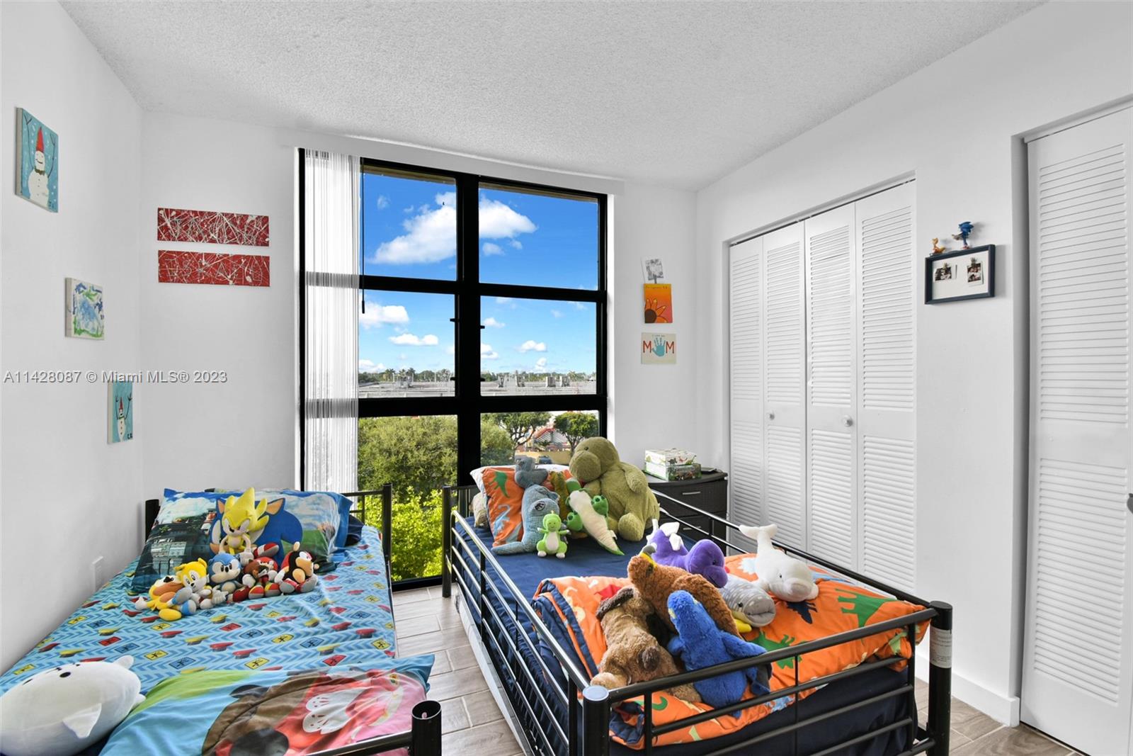 11800 Southwest 18th Street, Unit 5084 Miami, FL 33175 - Photo 21 of 44 a living room filled with lots of furniture