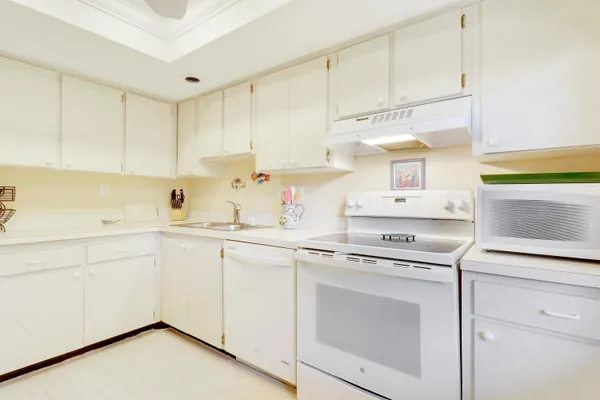 $3,500 | 375 South Beach Road, Unit 102B, Jupiter, FL 33469