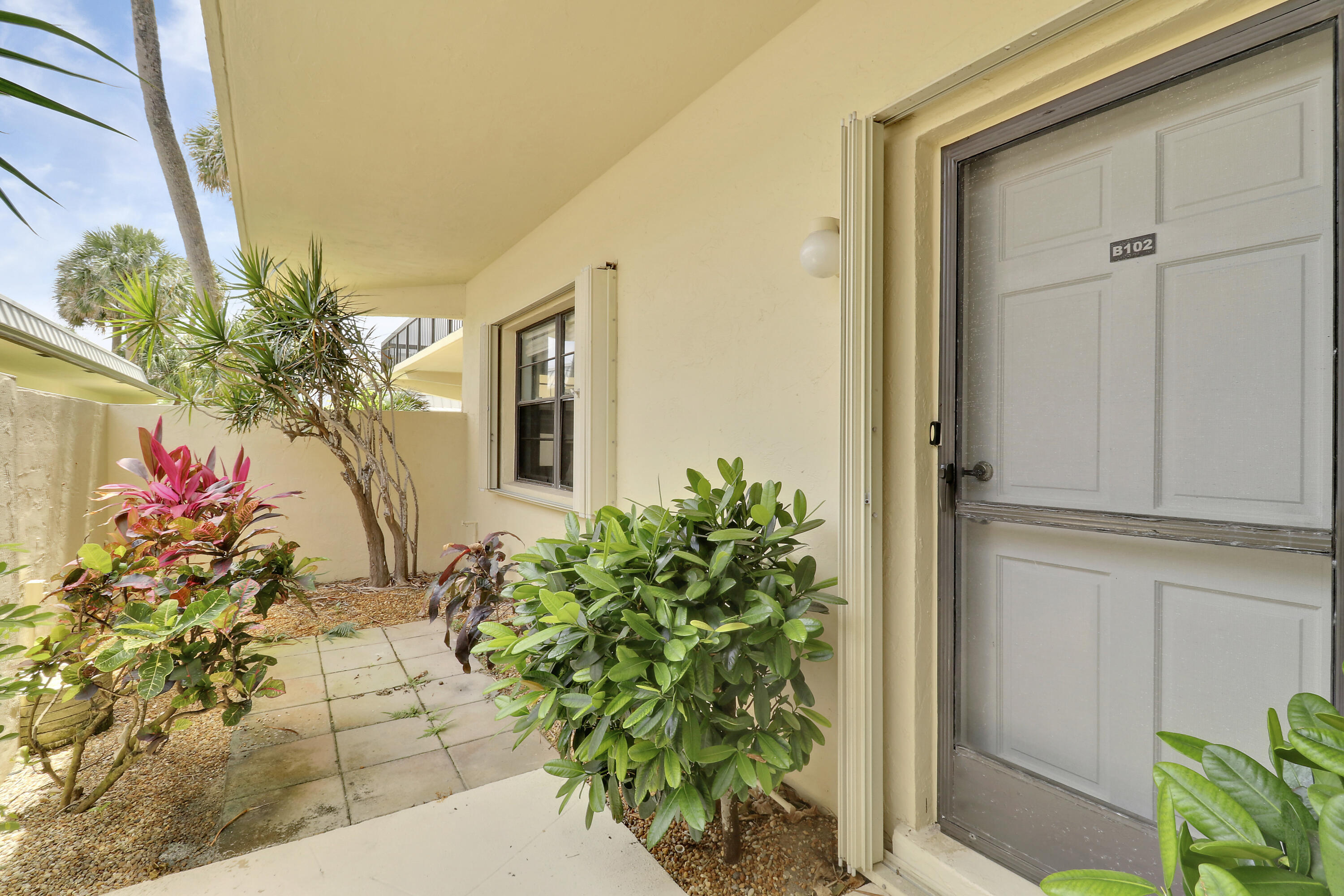 375 South Beach Road, Unit 102B Jupiter, FL 33469 - Photo 31 of 31 Entrance