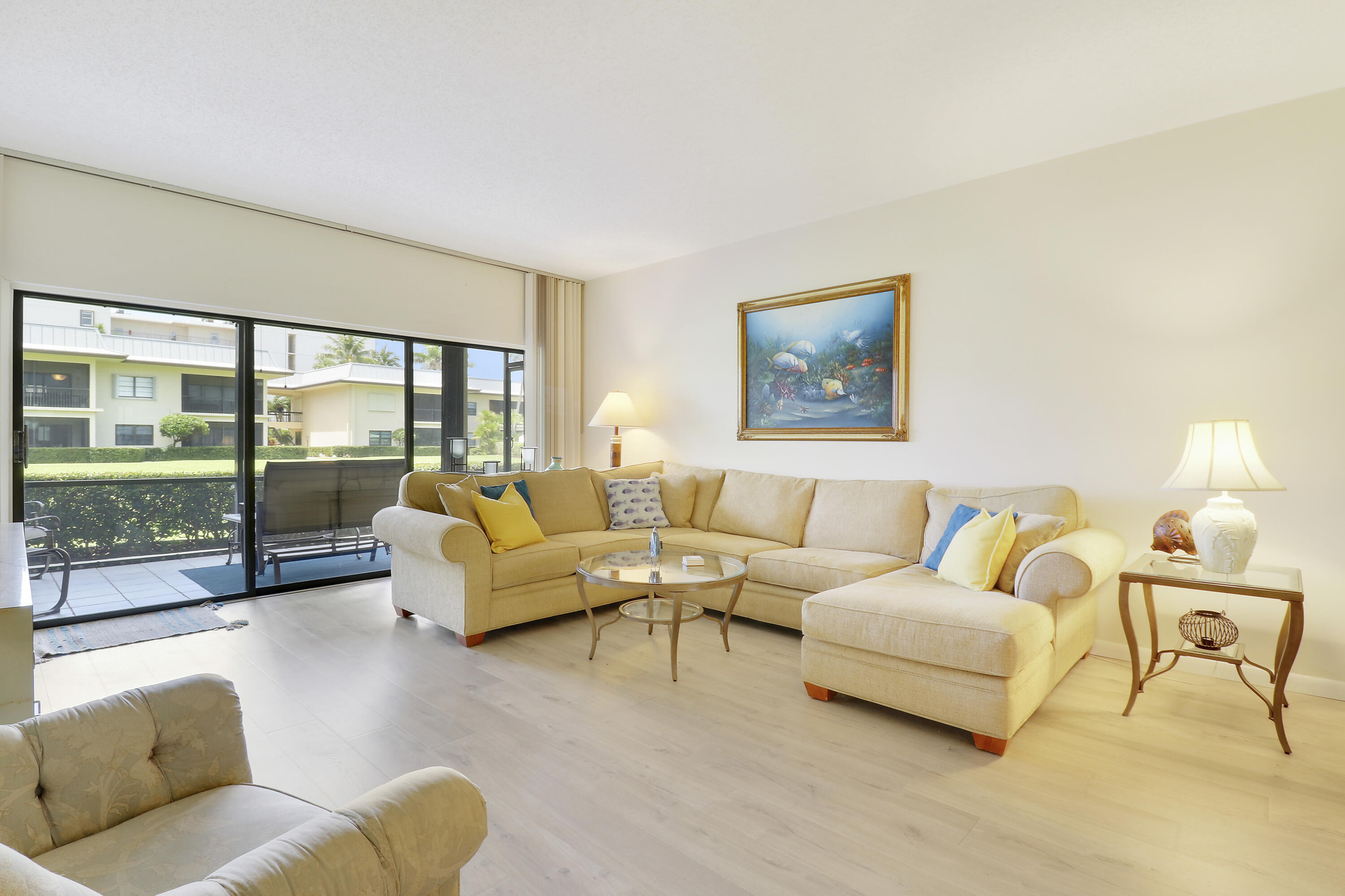 375 South Beach Road, Unit 102B Jupiter, FL 33469 - Photo 4 of 31 Living