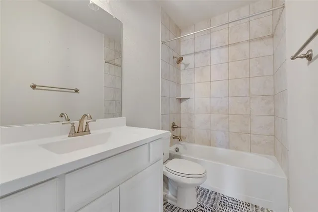 en empty room with windows