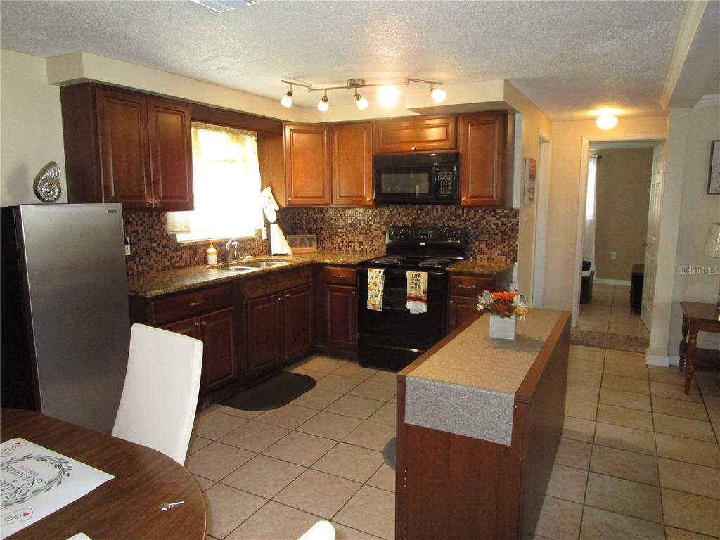 10801 Fillmore Avenue Port Richey, FL 34668 - Photo 5 of 42 Gallery Image 5