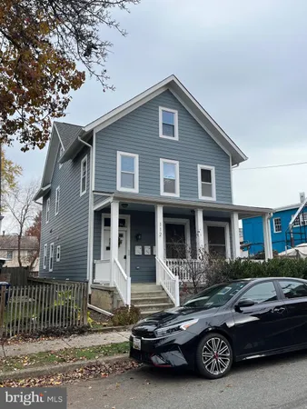 $1,750 | 112 East Howell Avenue, Unit 3, Alexandria, VA 22301