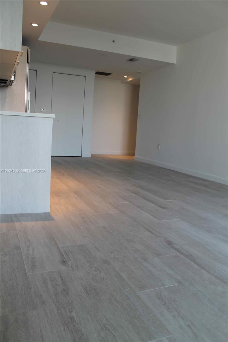 45 Southwest 9th Street, Unit 2109 Miami, FL 33130 - Photo 4 of 40 a view of a room with an empty space