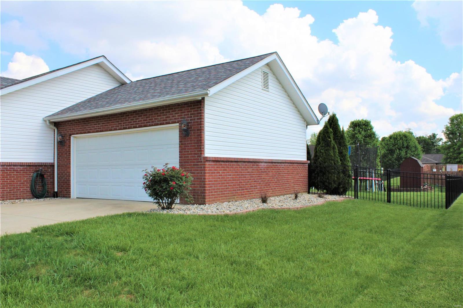416 Hartmann Lane Waterloo, IL 62298 - Photo 14 of 98 Gallery Image 14