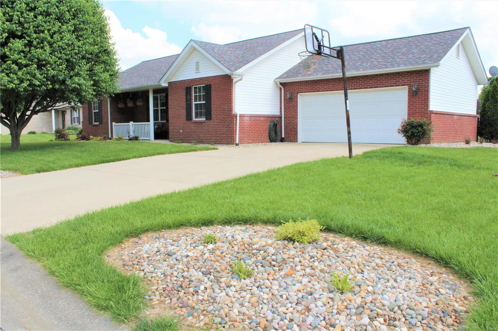 416 Hartmann Lane Waterloo, IL 62298 - Photo 15 of 98 Gallery Image 15