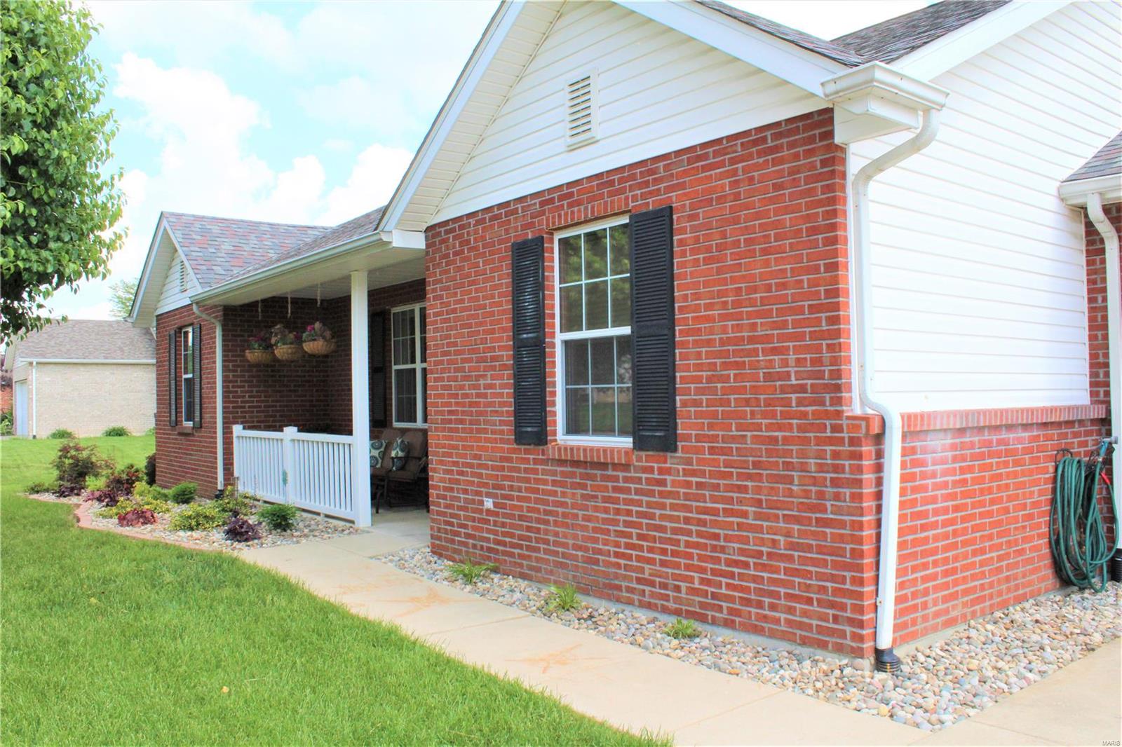 416 Hartmann Lane Waterloo, IL 62298 - Photo 16 of 98 Gallery Image 16