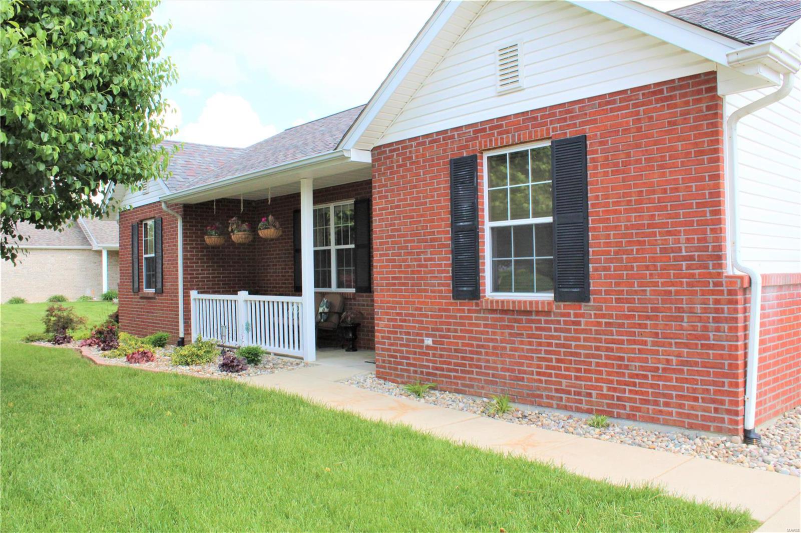 416 Hartmann Lane Waterloo, IL 62298 - Photo 17 of 98 Gallery Image 17