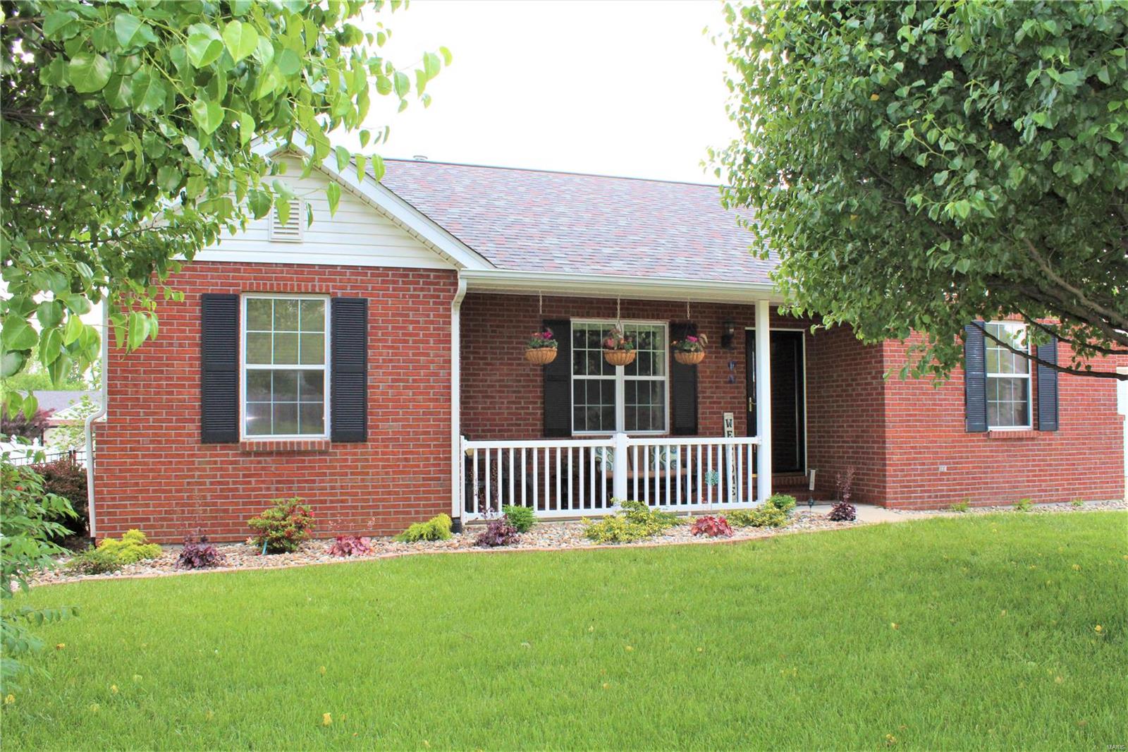 416 Hartmann Lane Waterloo, IL 62298 - Photo 4 of 98 Gallery Image 4