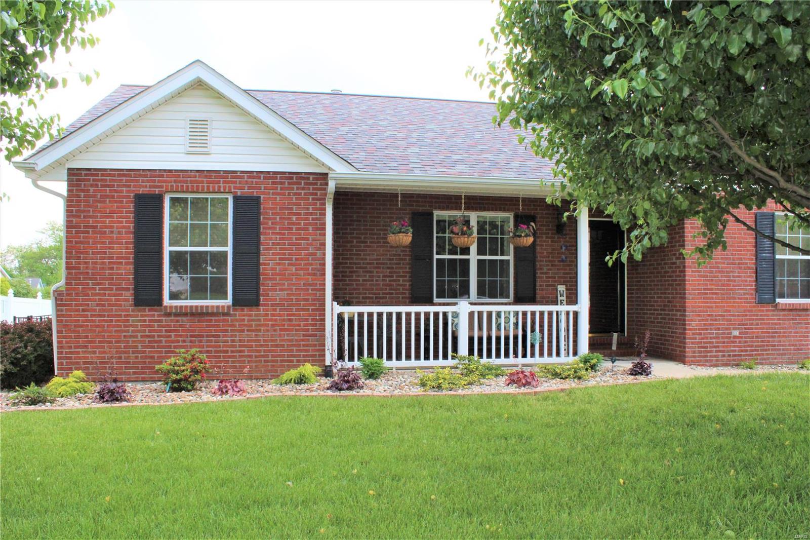 416 Hartmann Lane Waterloo, IL 62298 - Photo 5 of 98 Gallery Image 5