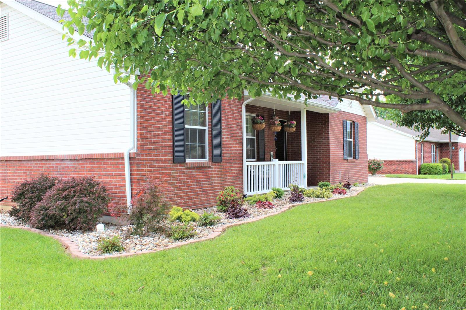 416 Hartmann Lane Waterloo, IL 62298 - Photo 8 of 98 Gallery Image 8