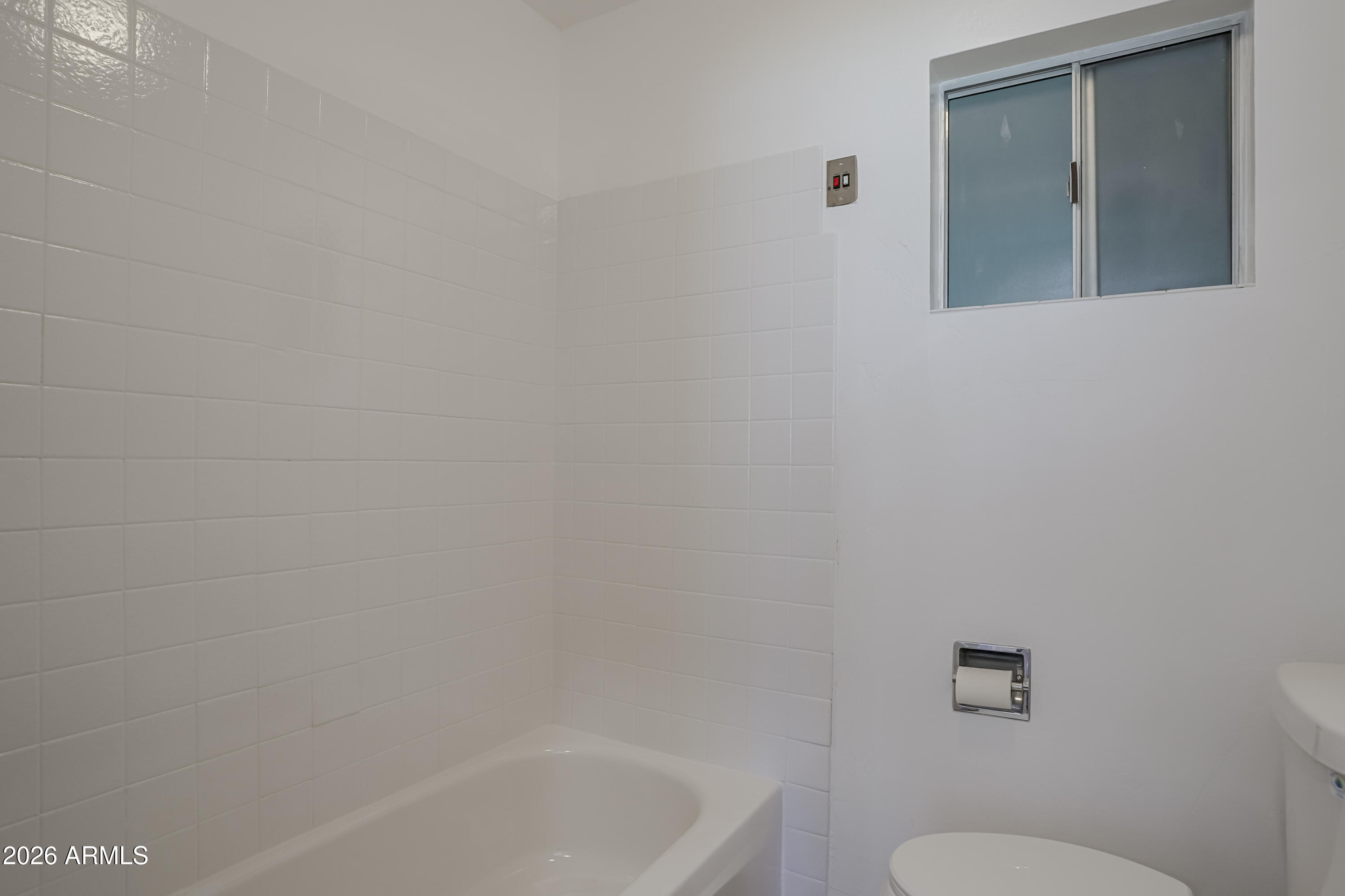18535 Joseph Hodge Road Peeples Valley, AZ 86332 - Photo 19 of 34 Bathroom
