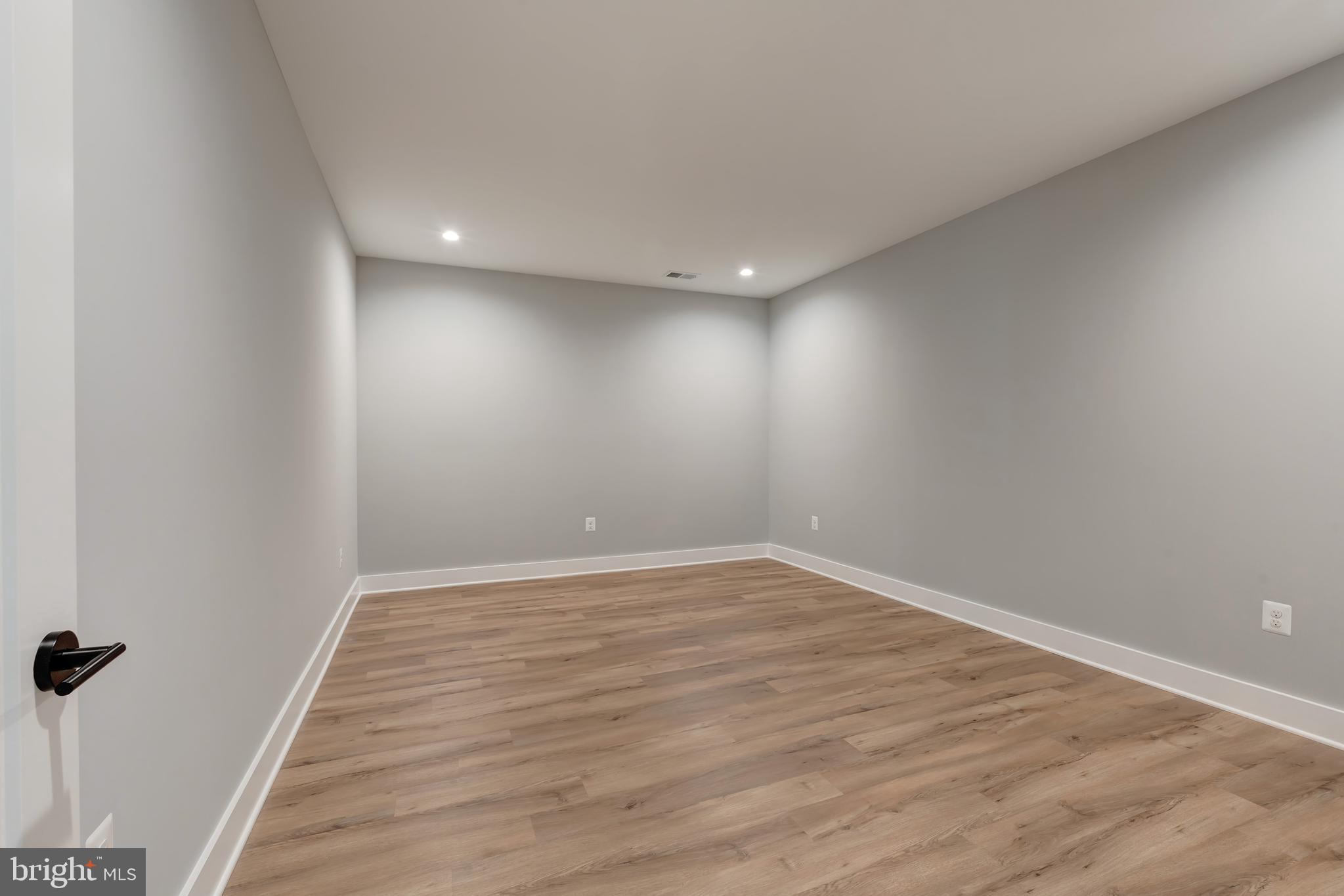 6800 Old Chesterbrook Road McLean, VA 22101 - Photo 40 of 44 a view of an empty room